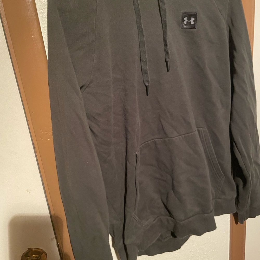 Under Armour hoodie size large. Gray/green